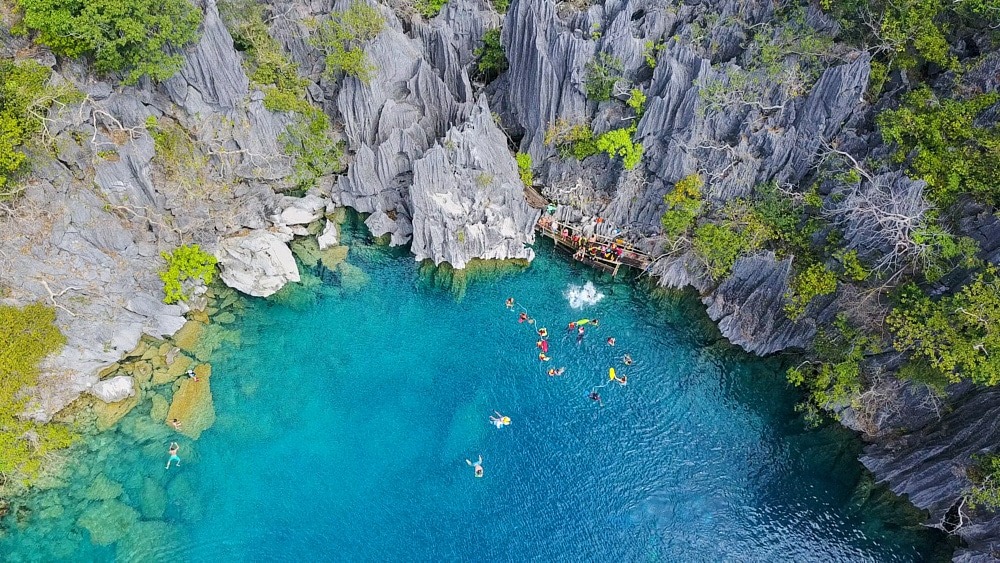 Озера филиппин. Озеро Барракуда Филиппины. Озеро на Филиппинах. Barracuda Lake Coron Philippines. Озере Барракуда, Фил͏иппины.