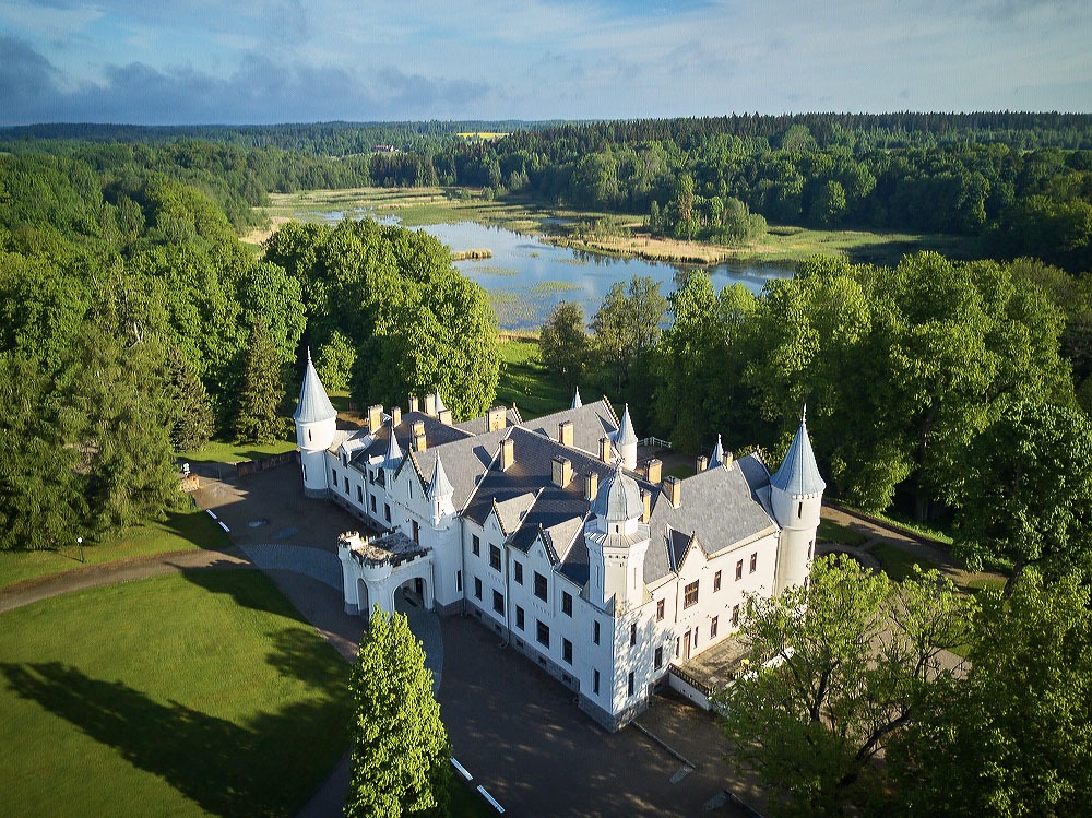 Замок Алатскиви Эстония