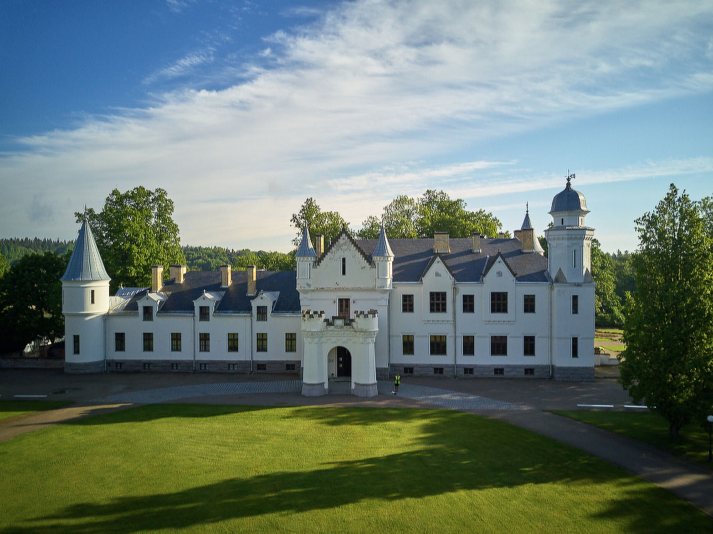 Замок Алатскиви Эстония